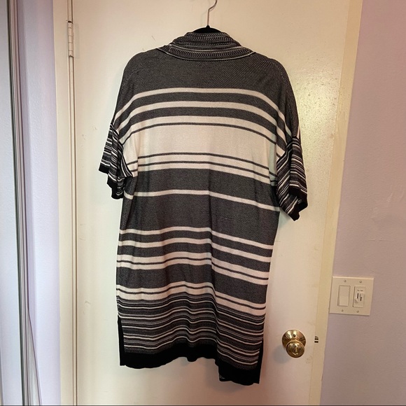 Short-Sleeved Vince Sweater Tunic - Picture 3 of 8